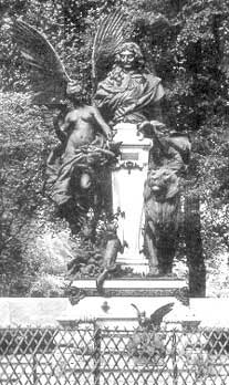 statue qui a &eacute;t&eacute; d&eacute;truite
